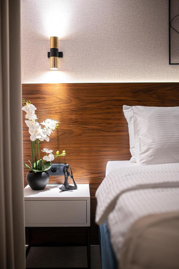Enyana Luxury Suites Kotor Zewnętrze zdjęcie