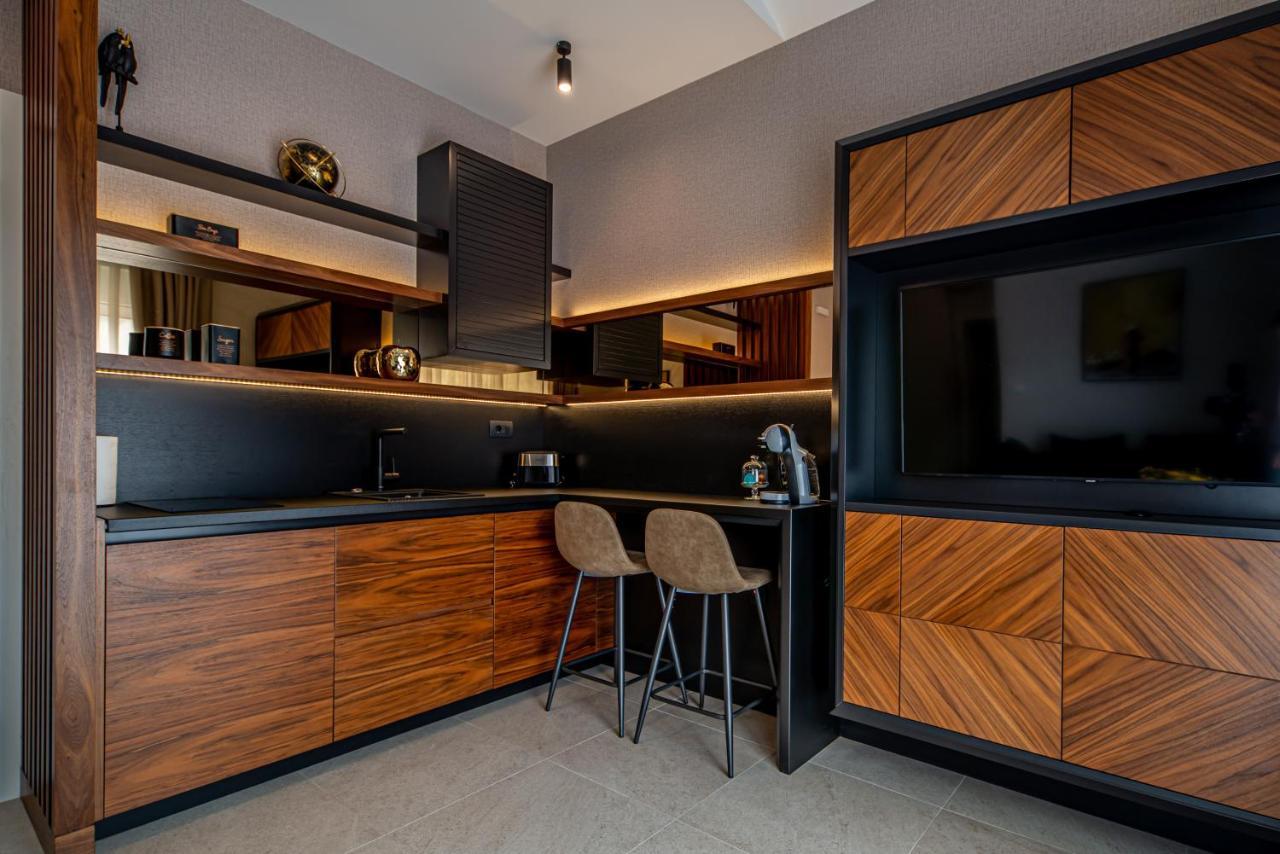 Enyana Luxury Suites Kotor Zewnętrze zdjęcie